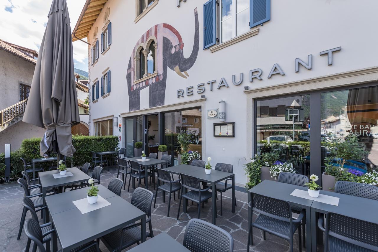 Hotel Elefant Ora / Auer